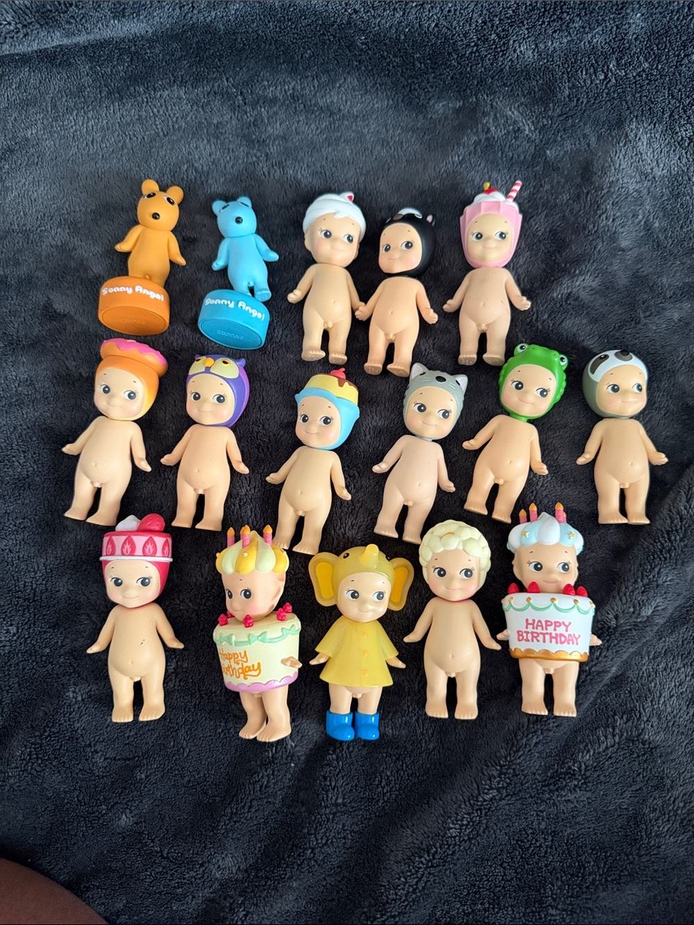 Set of 16 Sonny angels with 2 rare Robby’s